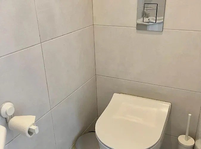 Panoramic View And Free Parking *